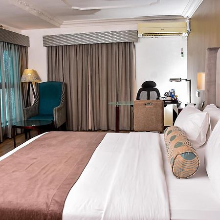 Protea Hotel By Marriott Lagos Kuramo Waters Exterior foto
