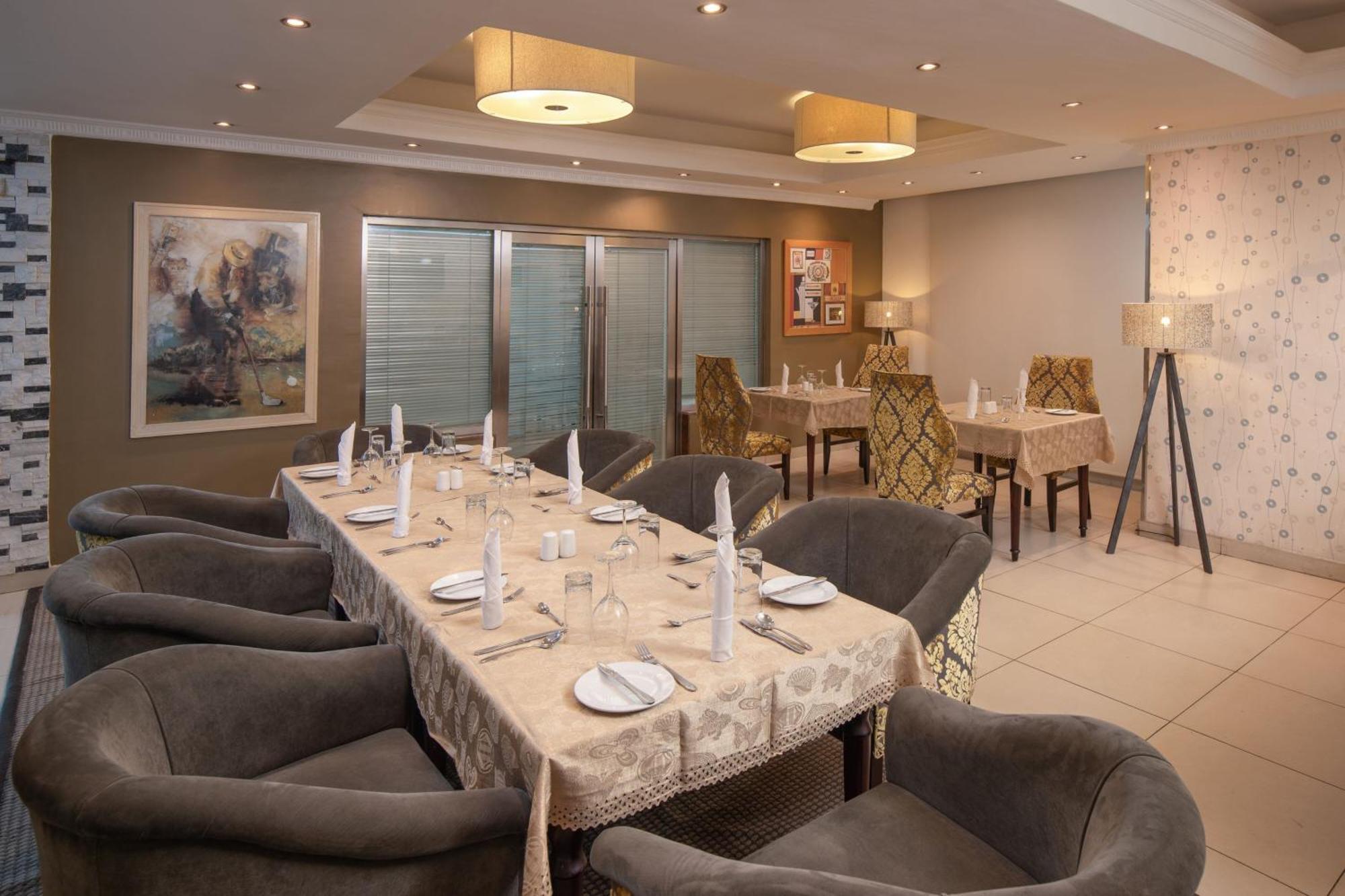 Protea Hotel By Marriott Lagos Kuramo Waters Exterior foto