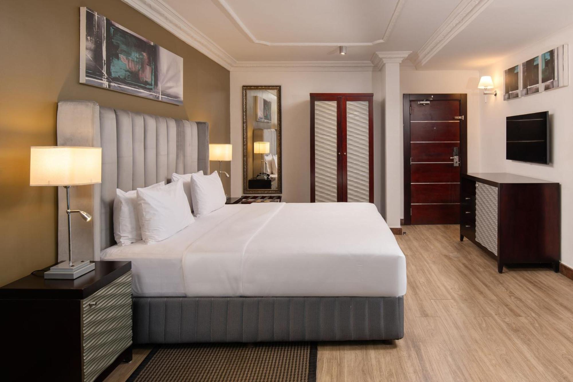 Protea Hotel By Marriott Lagos Kuramo Waters Exterior foto
