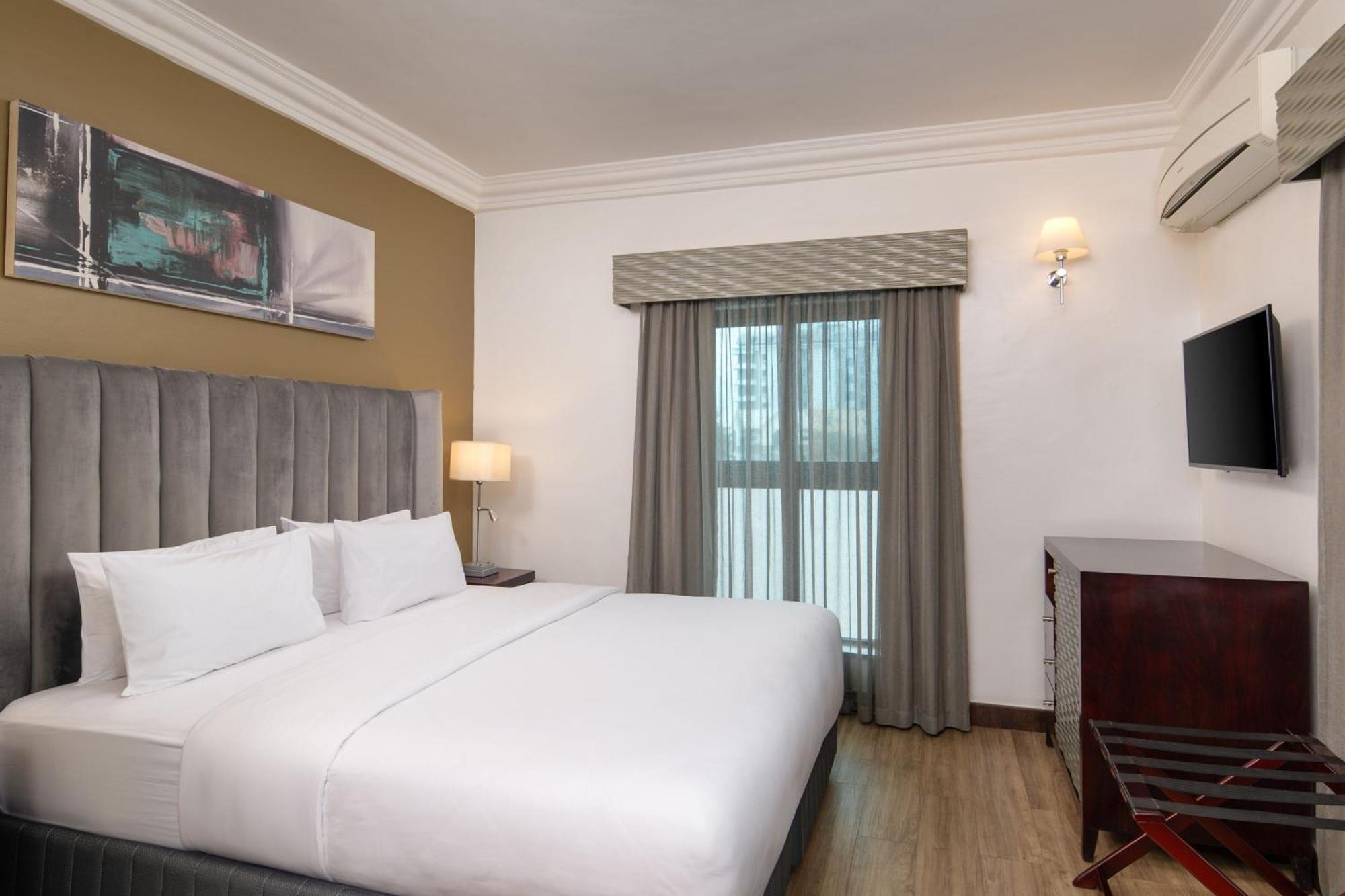 Protea Hotel By Marriott Lagos Kuramo Waters Exterior foto