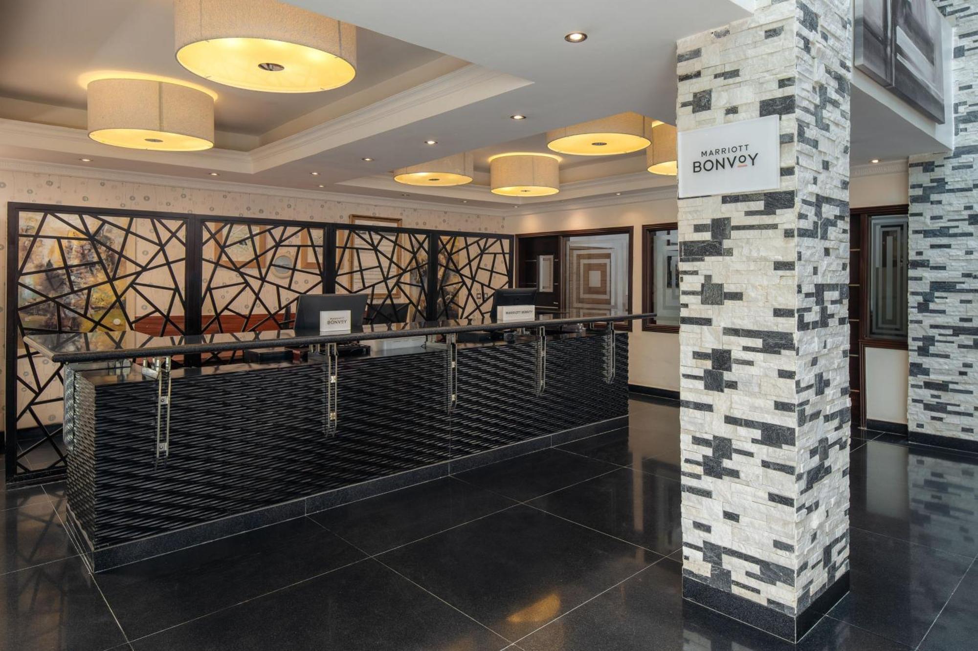 Protea Hotel By Marriott Lagos Kuramo Waters Exterior foto