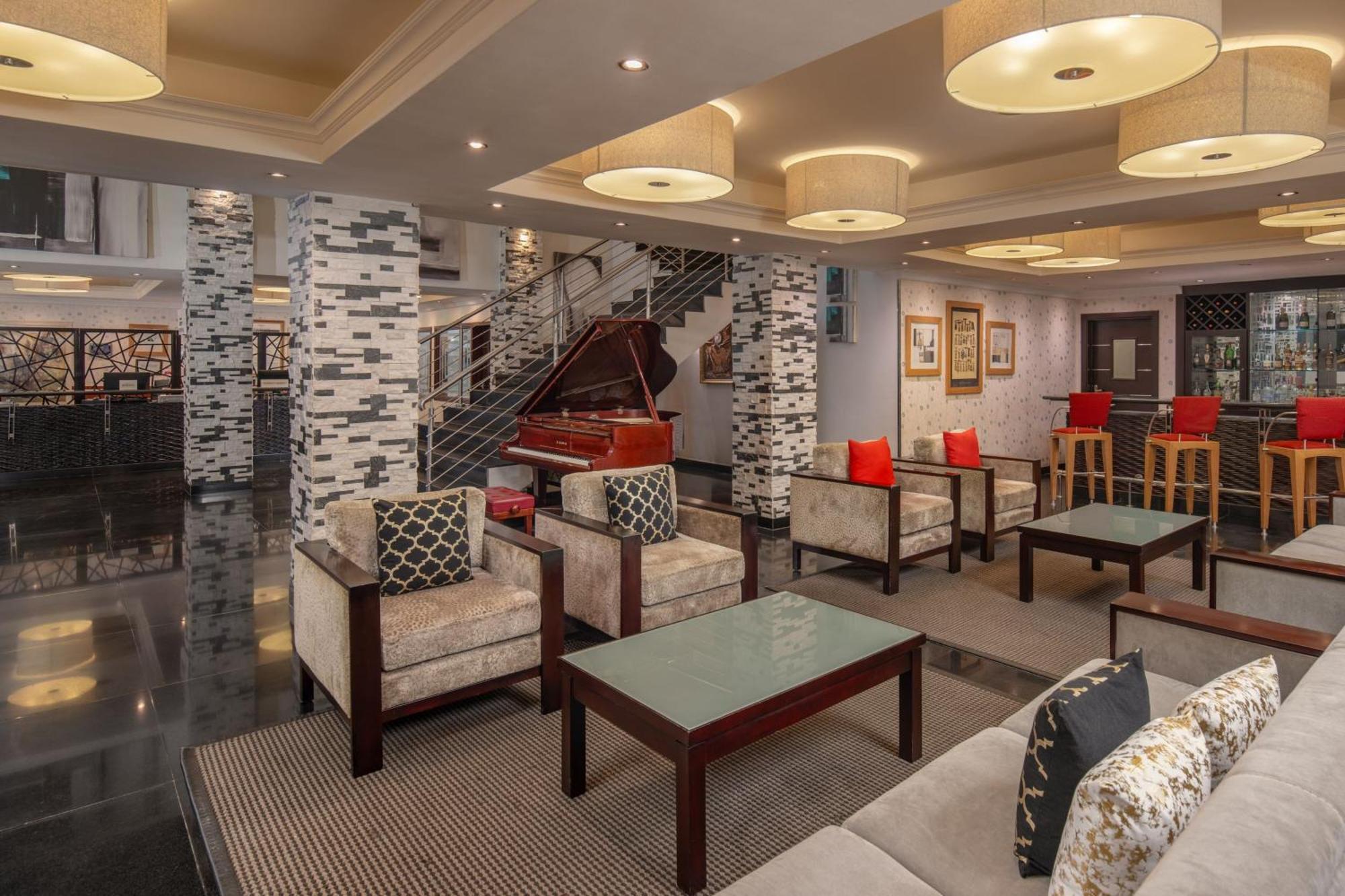Protea Hotel By Marriott Lagos Kuramo Waters Exterior foto