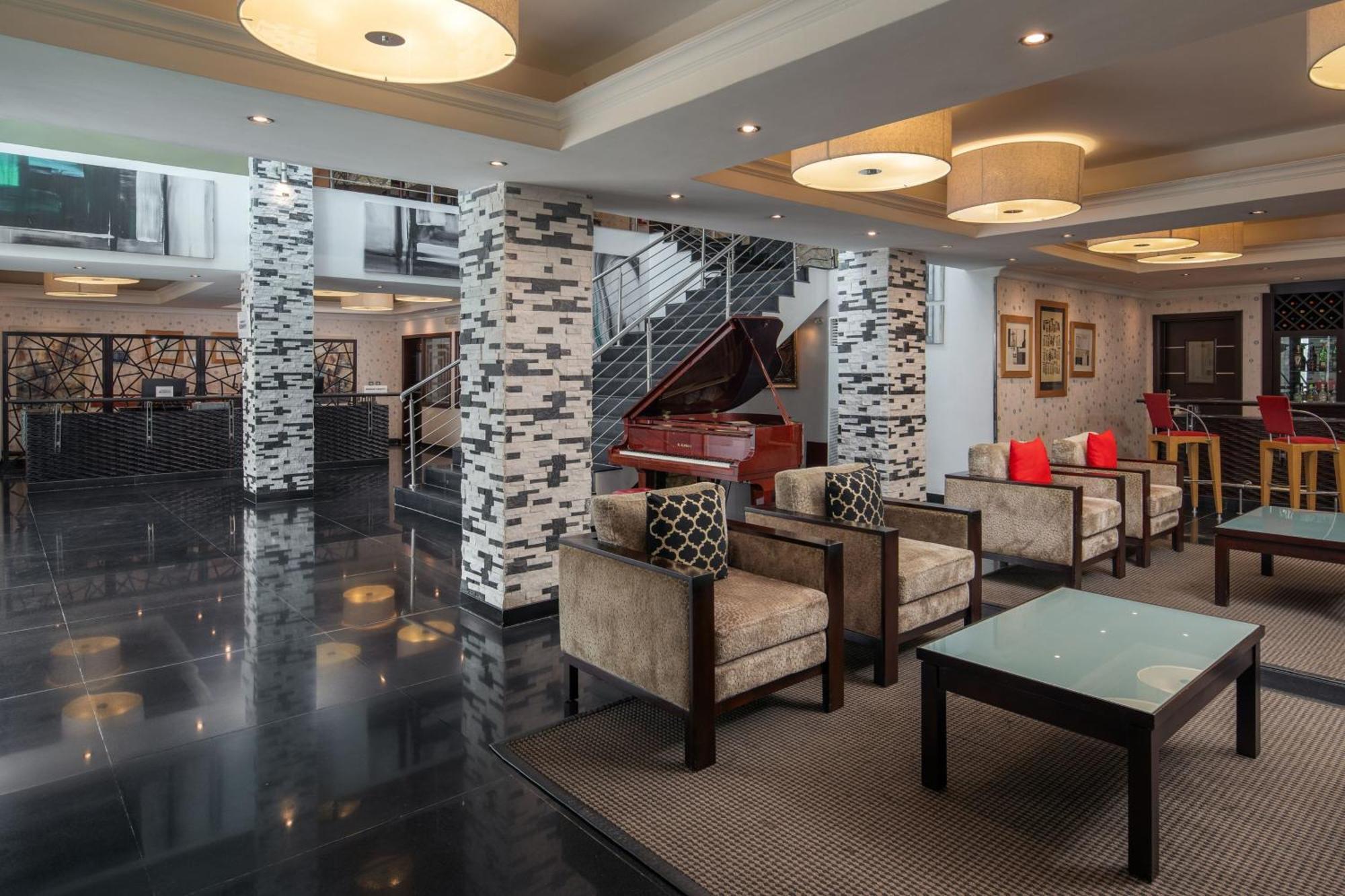 Protea Hotel By Marriott Lagos Kuramo Waters Exterior foto