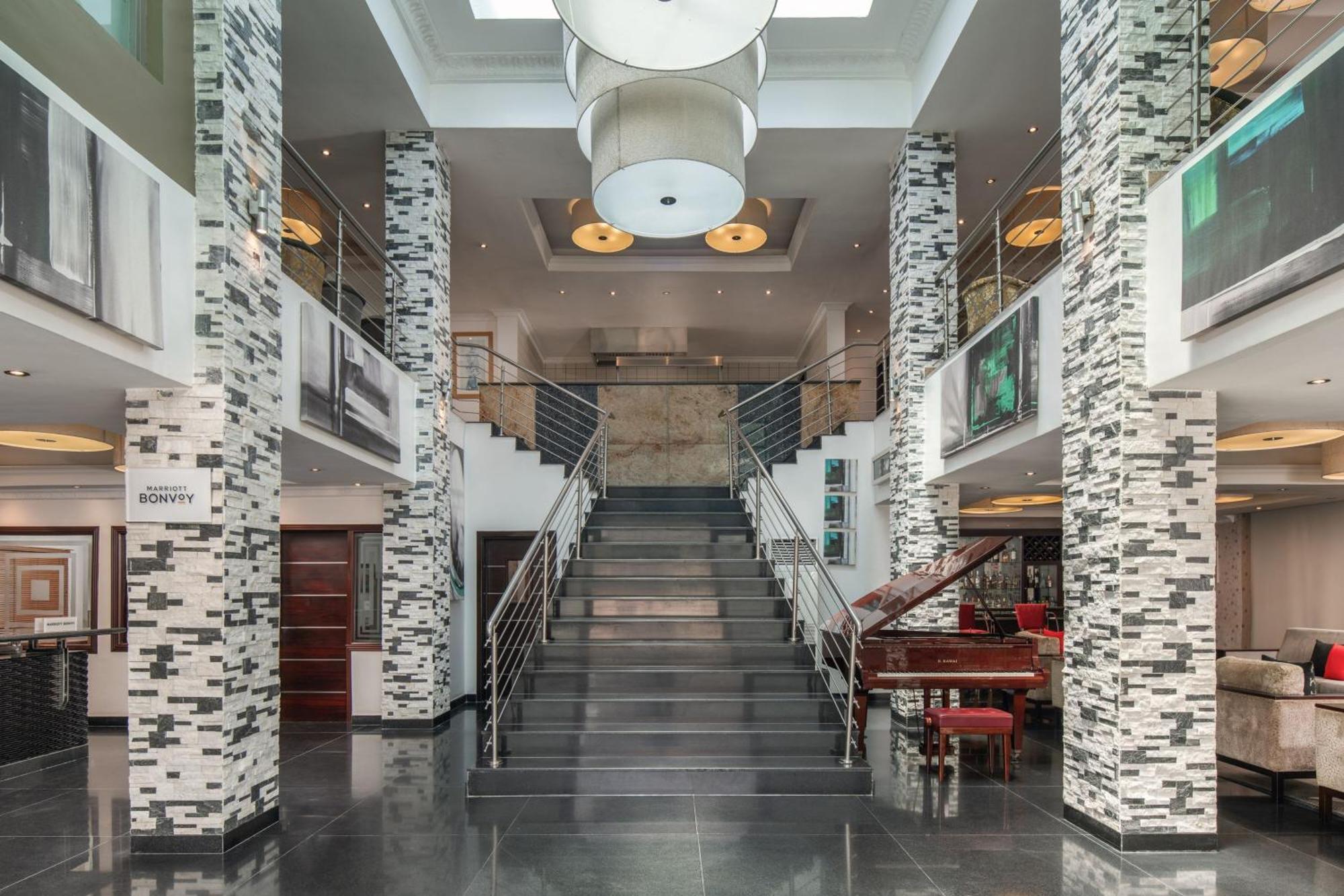 Protea Hotel By Marriott Lagos Kuramo Waters Exterior foto