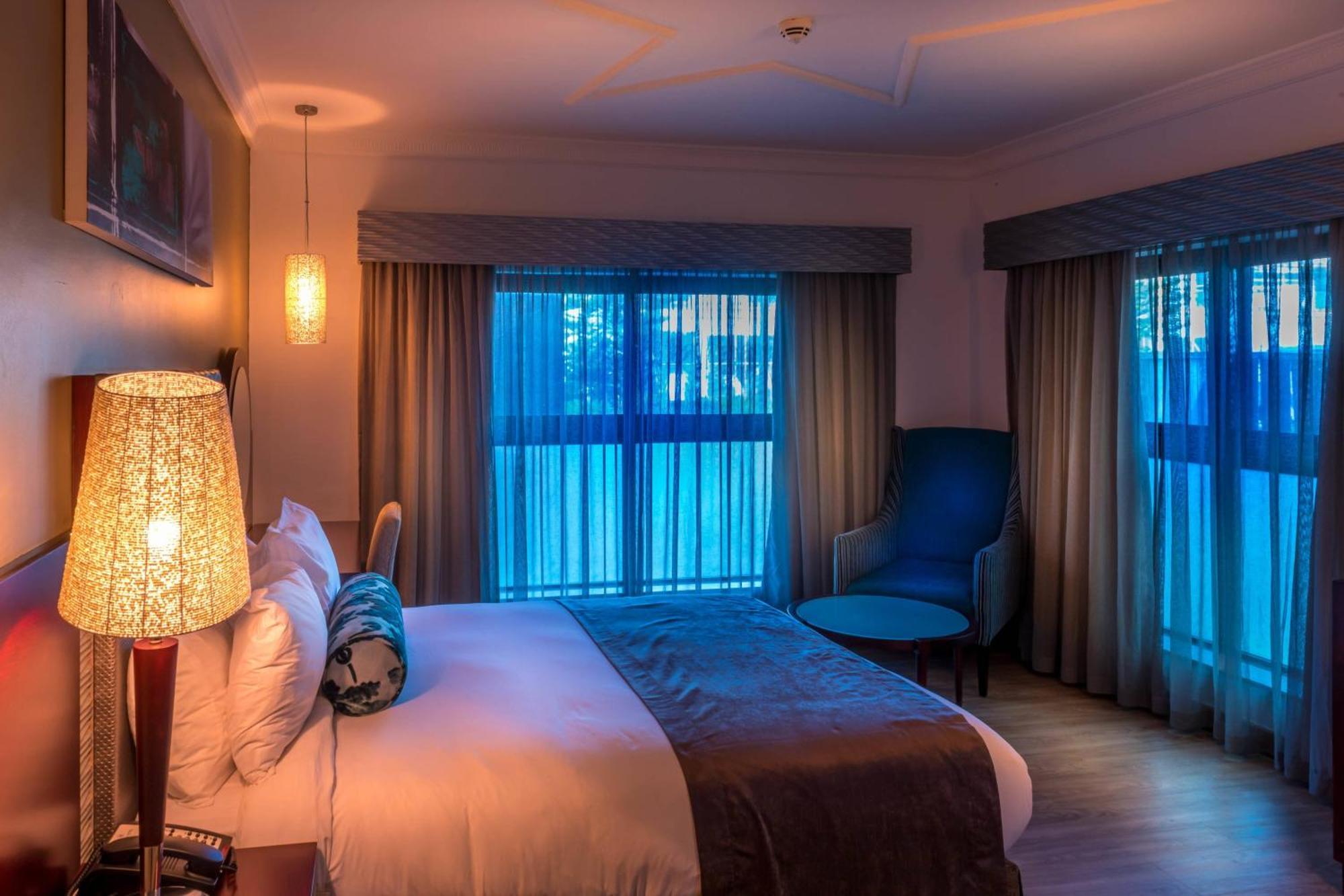Protea Hotel By Marriott Lagos Kuramo Waters Exterior foto