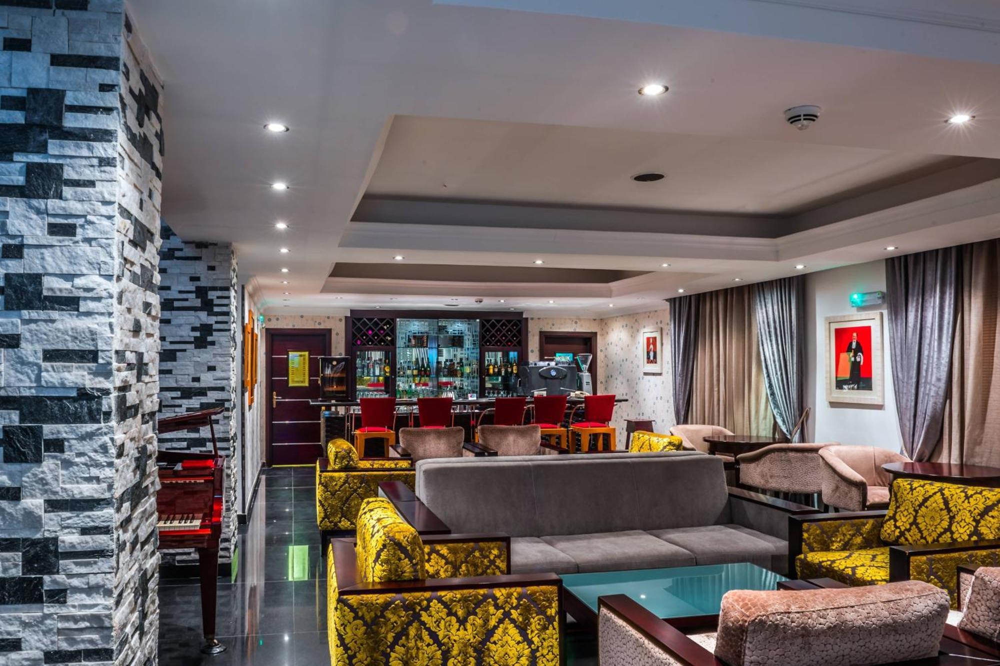 Protea Hotel By Marriott Lagos Kuramo Waters Exterior foto