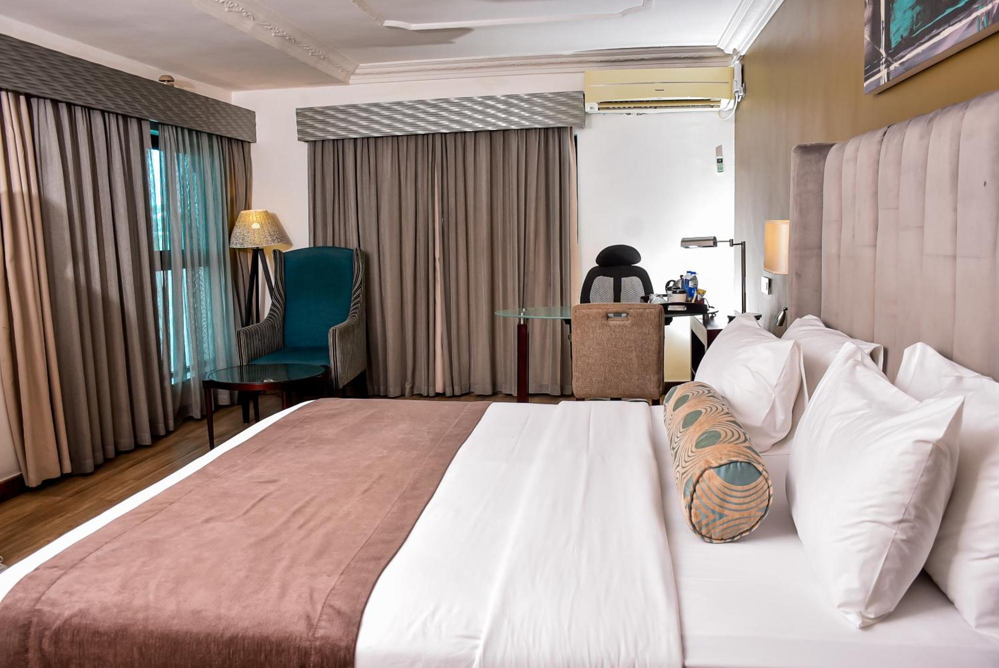 Protea Hotel By Marriott Lagos Kuramo Waters Exterior foto
